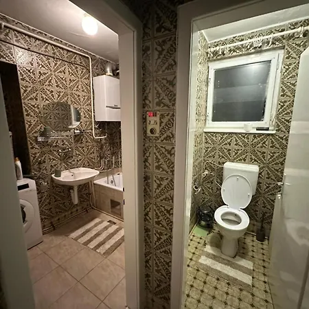 Marshall Apartment *